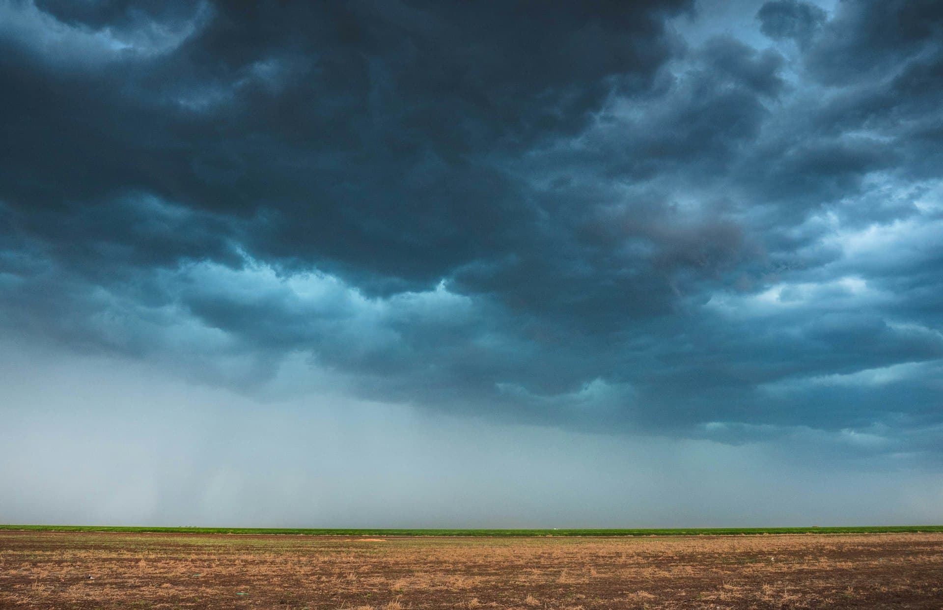 Severe thunderstorm over Texas with dramatic storm clouds